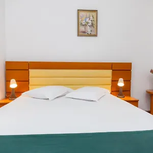 Otel Sir Colentina, Bükreş